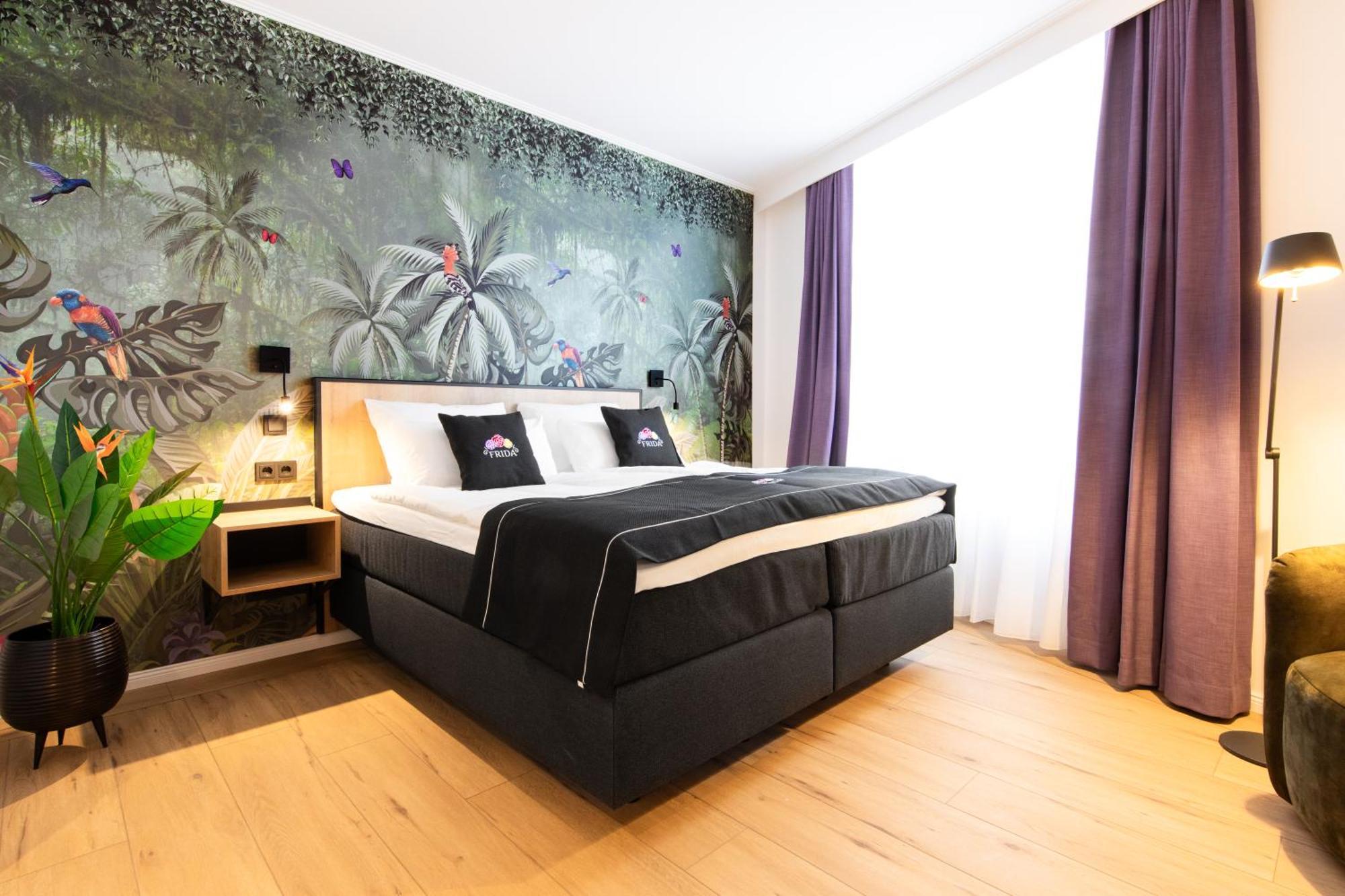 Frida Hotel & Cafe Bassum Bagian luar foto