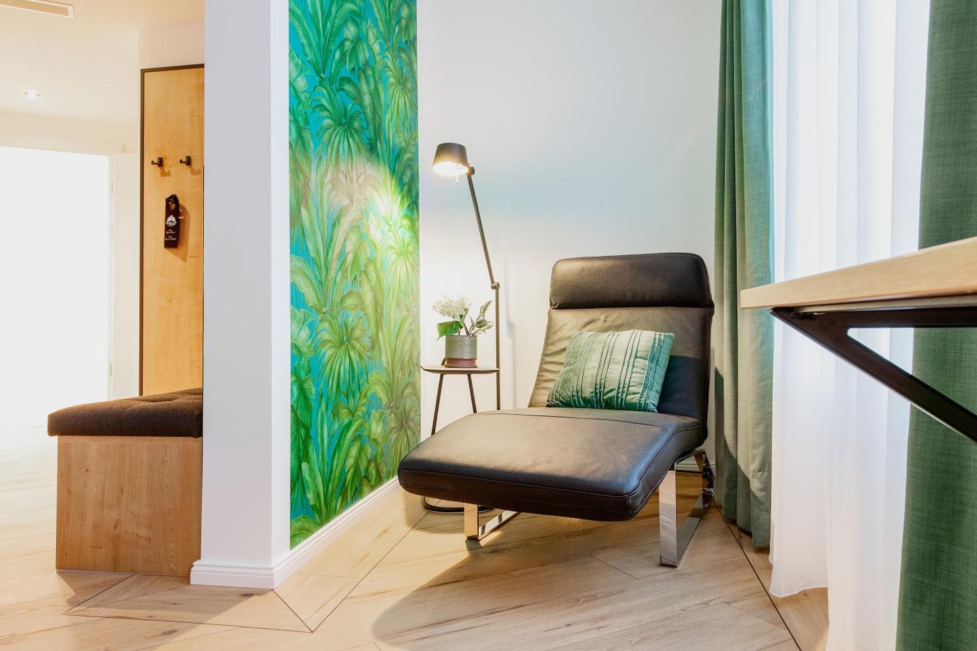 Frida Hotel & Cafe Bassum Bagian luar foto